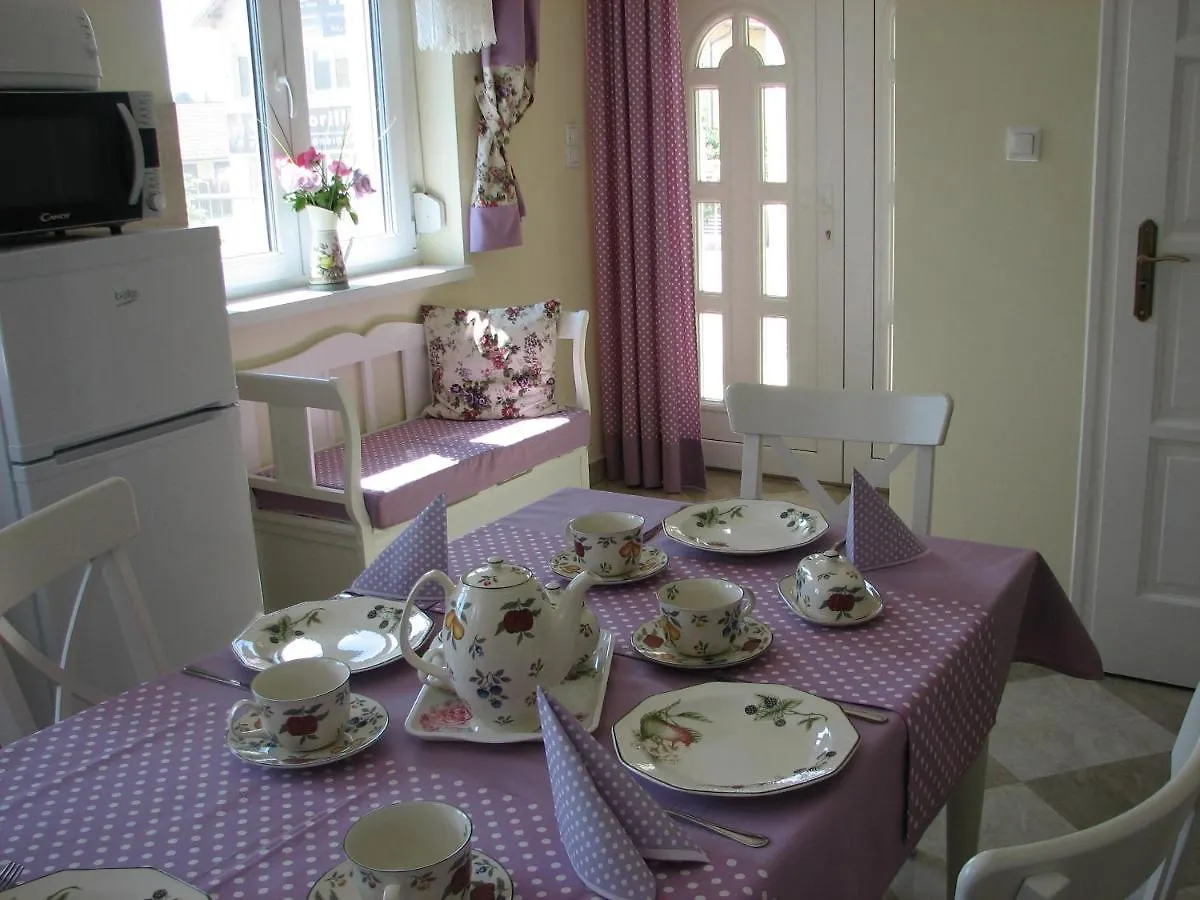 Aranyoshaz-Vendeghaz Apartment Budapest