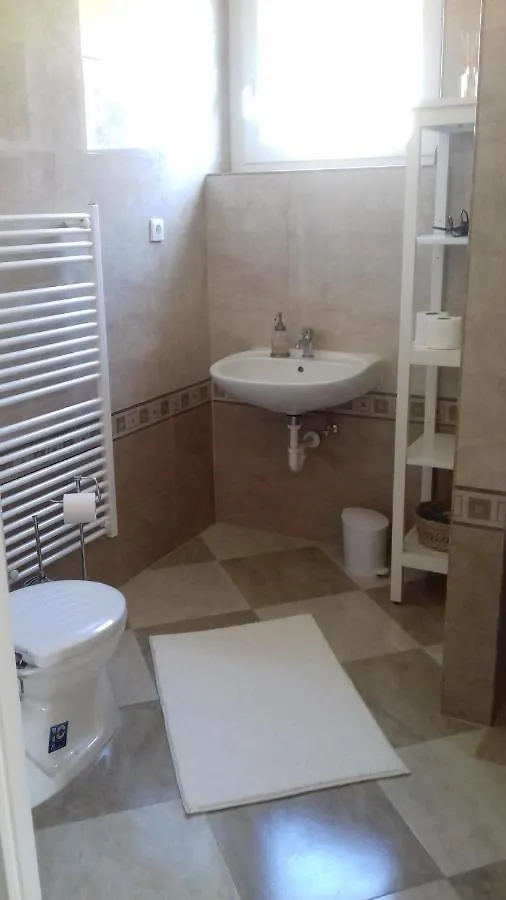 Aranyoshaz-Vendeghaz Apartment Budapest