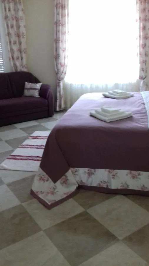 Aranyoshaz-Vendeghaz Apartment Budapest Hungary