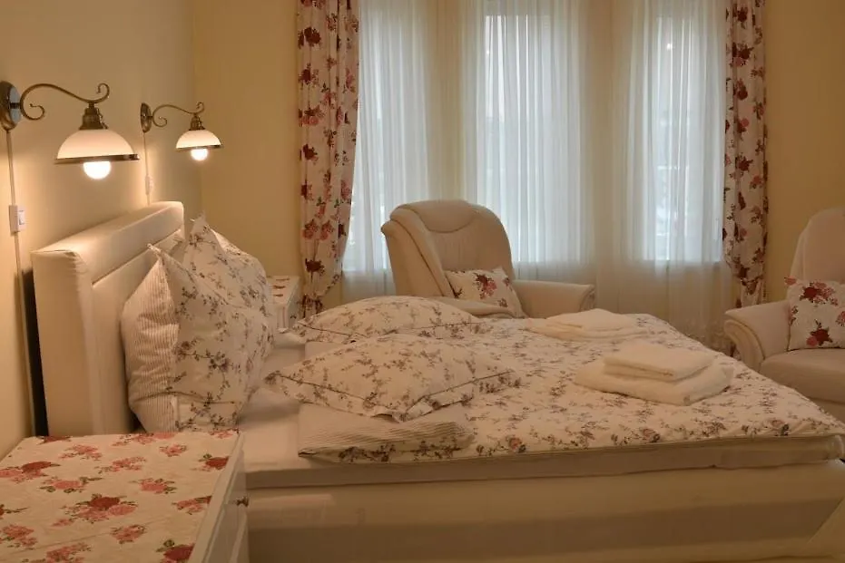 Aranyoshaz-Vendeghaz Apartment Budapest